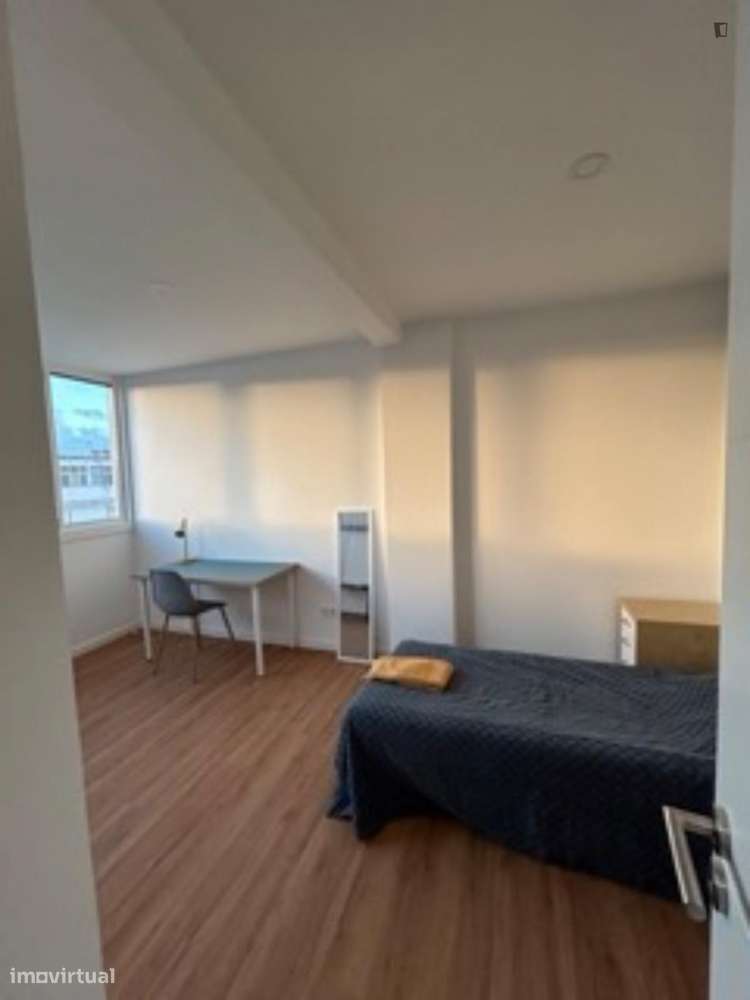 Quarto - localizado em Benfica Lisbon - Grande imagem: 5/9