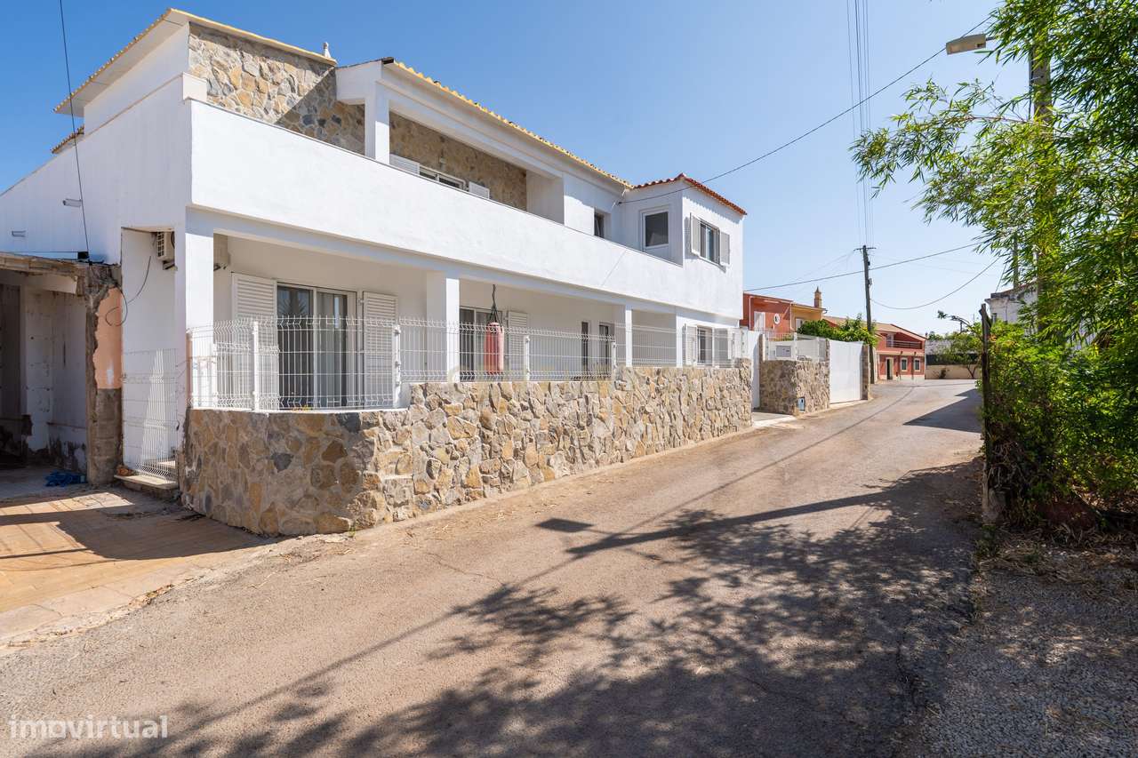 MORADIA ESPAÇOSA EM ZONA RESIDENCIAL TRANQUILA - FERRARIAS, ALGOZ - Grande imagem: 4/43