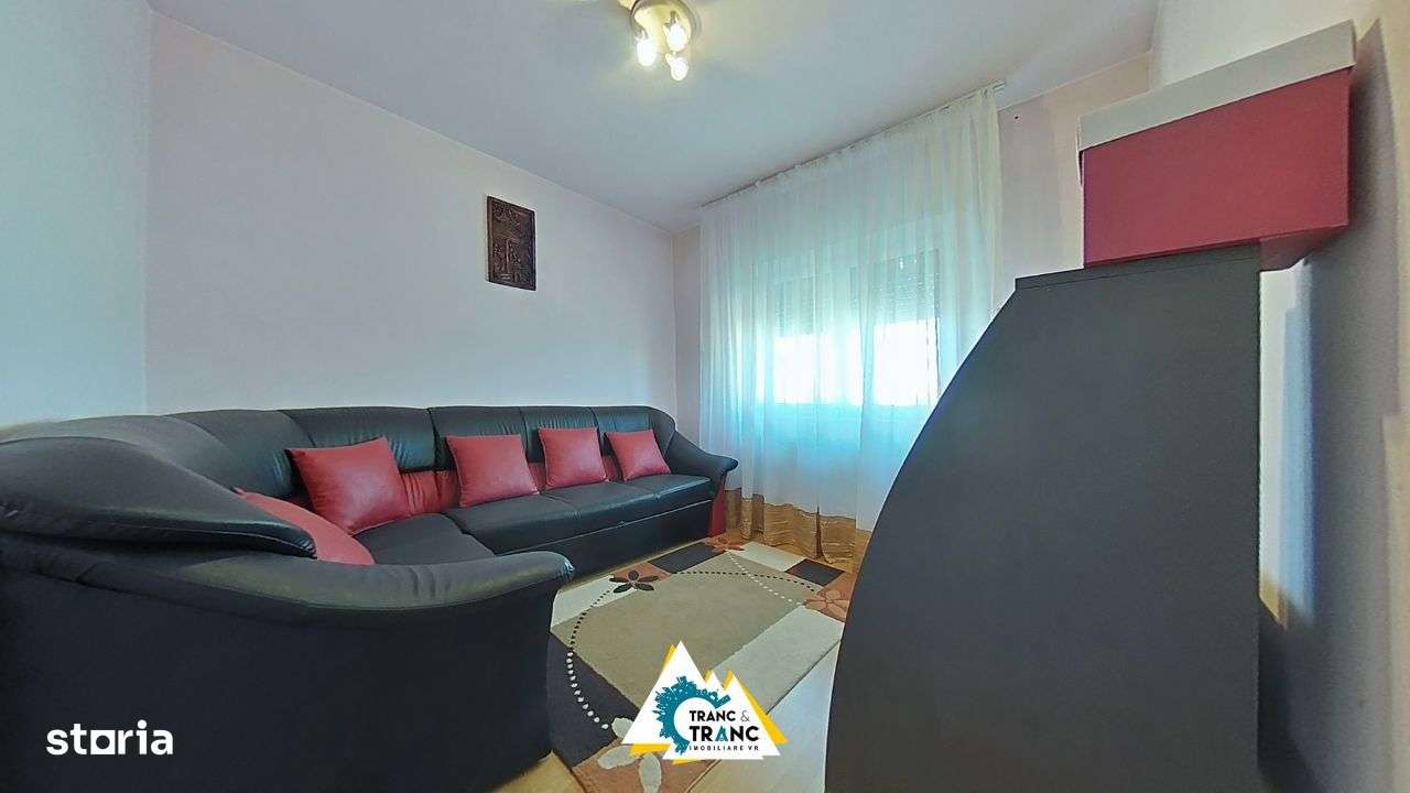 Apartament cu 3 camere cu potential extraordinar în Zona Podgoria - Imagine principală: 5/12