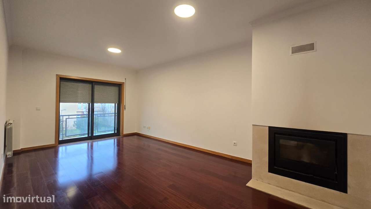 ARRENDA-SE T2, DISPONÍVEL PARA ENTRADA IMEDIATA - Grande imagem: 1/15