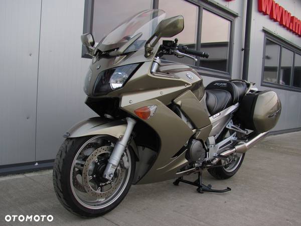 Yamaha FJR - 17