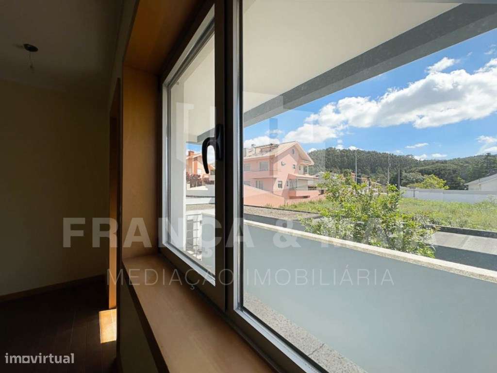 Moradia T3 Renovada com Áreas Excepcionais e Potencial até T5 em Pe...-24