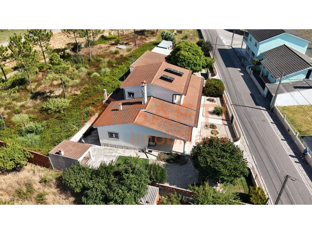 Moradia T4 com garagem, no centro de Pataias com uma area de 1200m2... - Grande imagem: 5/49