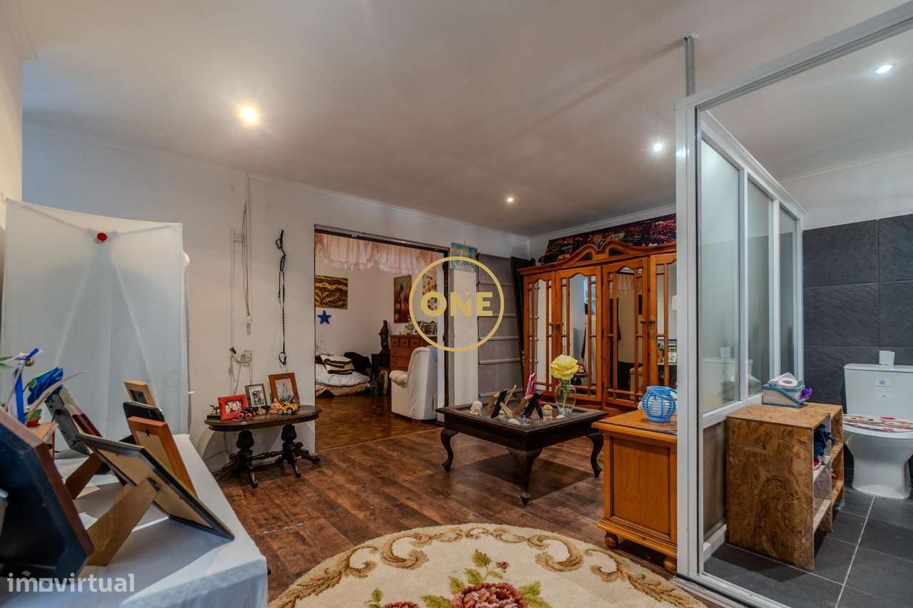 Prédio em propriedade total com 5 divisões independentes - Povoa da Ga-19