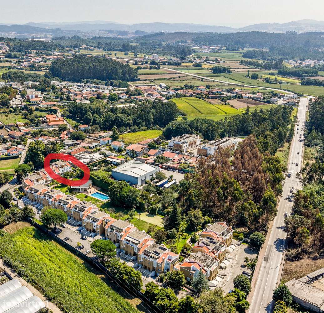 Magnifica Moradia T4 - Aldeamento privado com duas piscinas na Maia-53