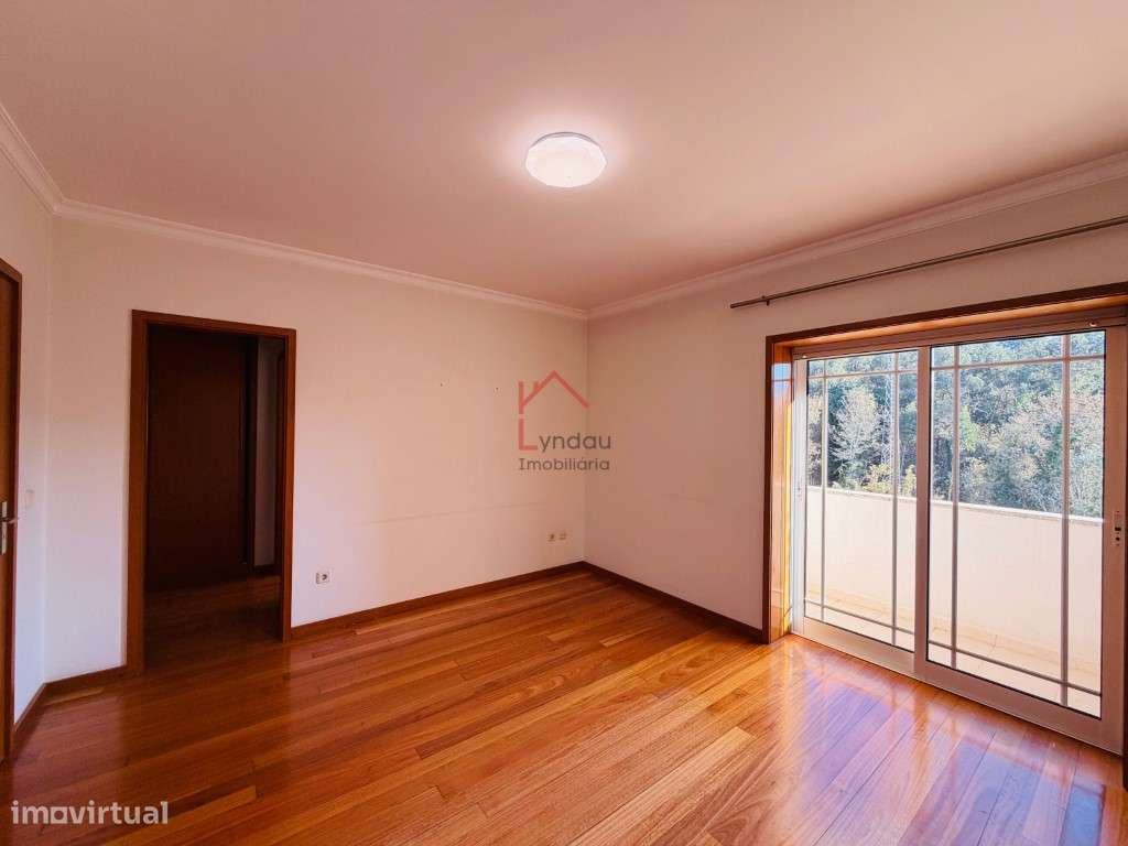 Moradia T3+1 Landim Famalicão-13