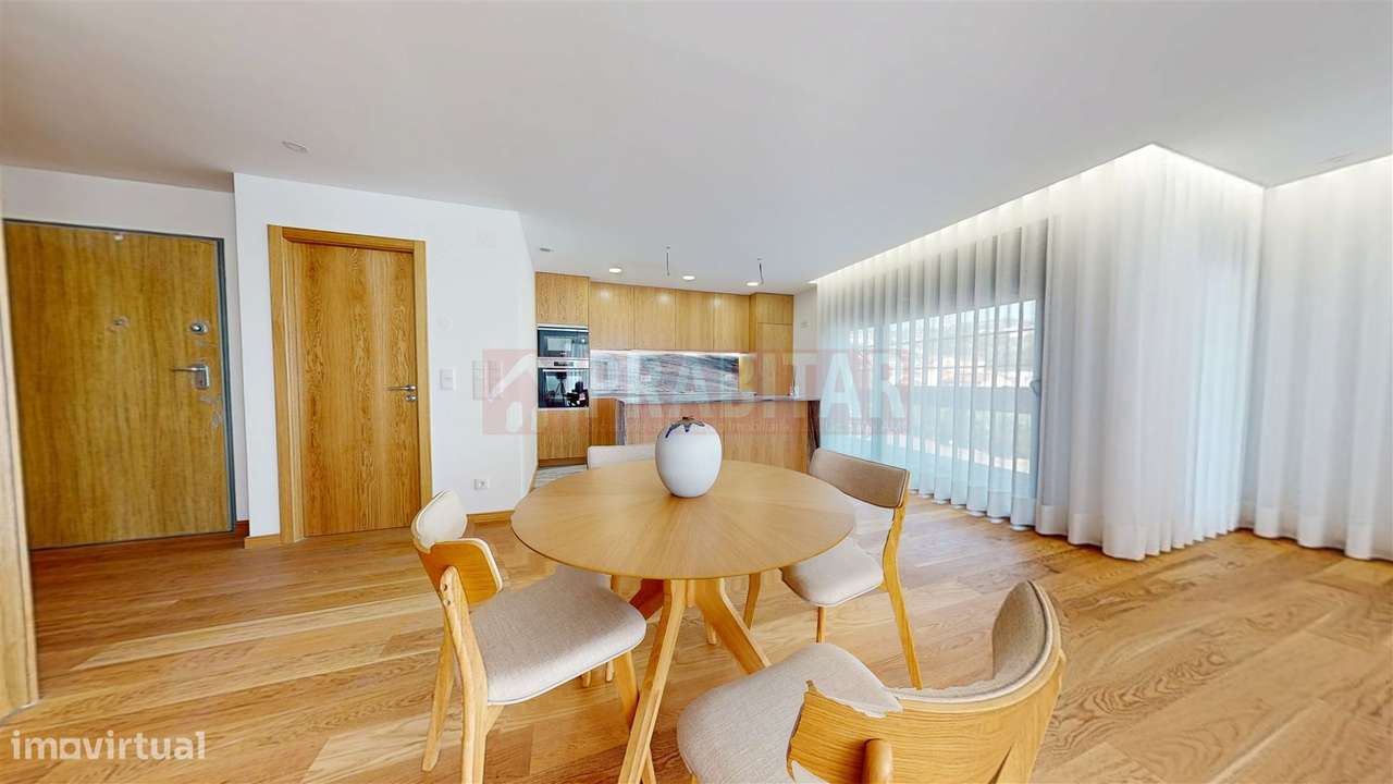 APARTAMENTO T4 DUPLEX NOVO COM TERRAÇO NA COBERTURA À SOLUM - CEDRO RE-7