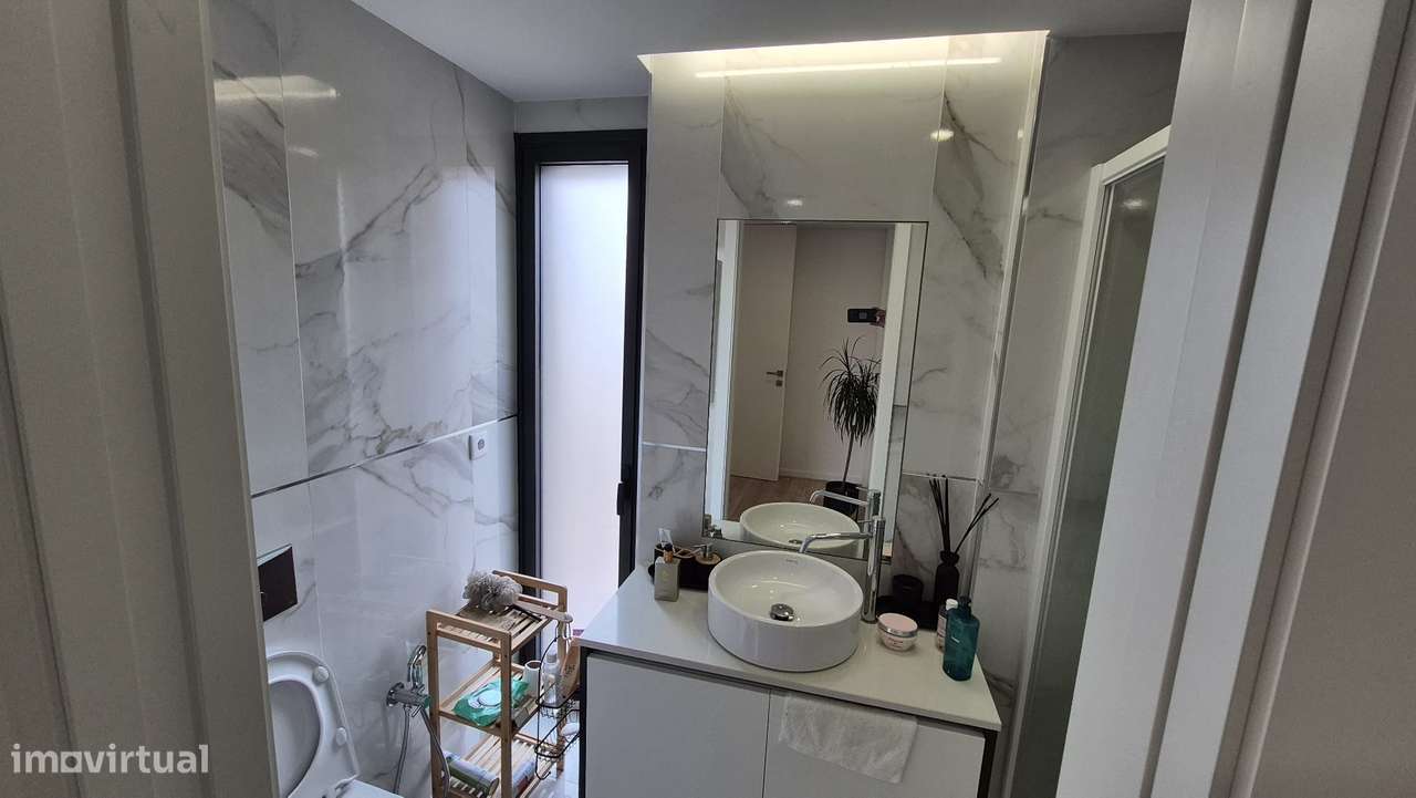 T3 Recuado no último piso, com terraço de 77,35m2 e garagem fechada-18
