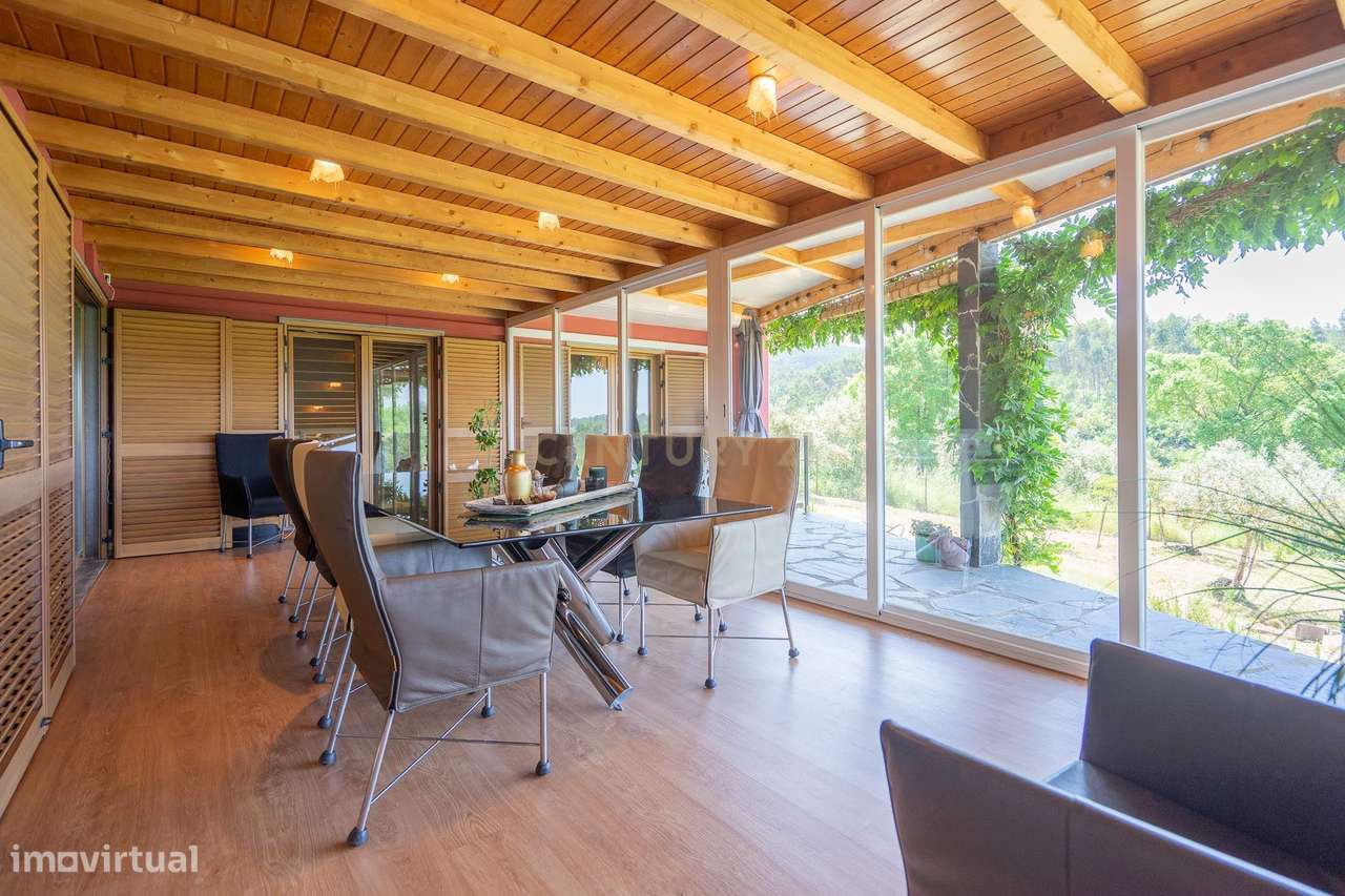 Moradia T3 em muito bom estado com varanda coberta,terraço grande,vist - Grande imagem: 2/60