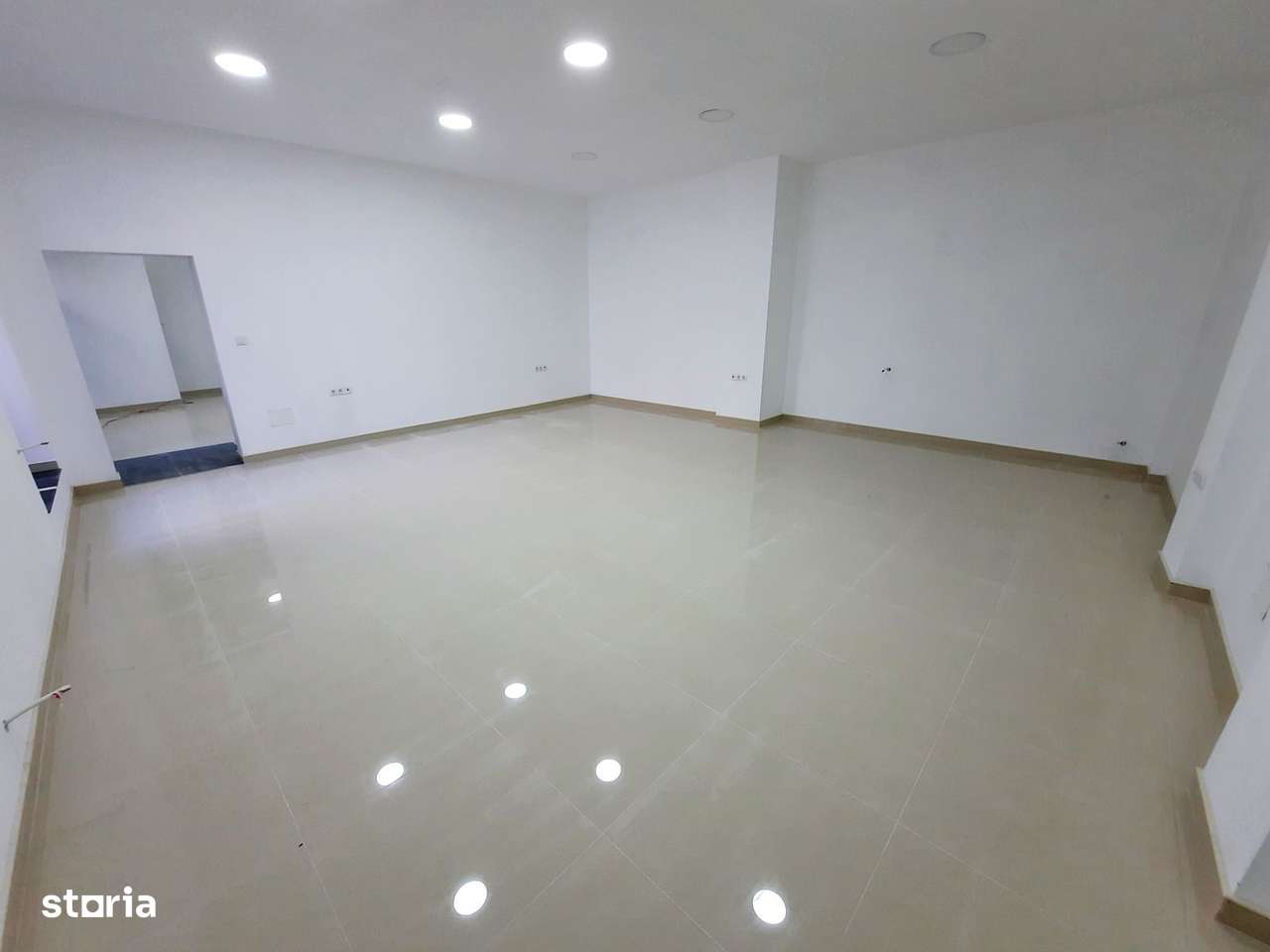 Spatiu comercial finisat, in vila din zona Pietei Unirii, ultracentral - Imagine principală: 3/8