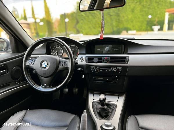 BMW 320 d DPF Touring Edition Fleet Sport - 12