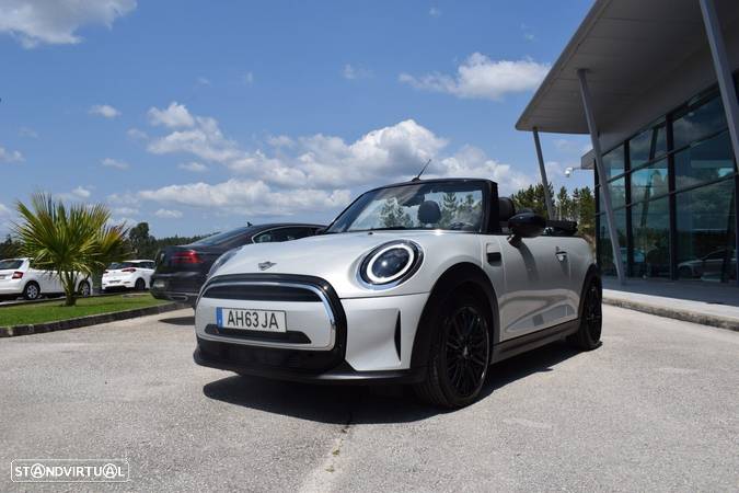 MINI Cabrio Cooper Premium Essential Auto - 4