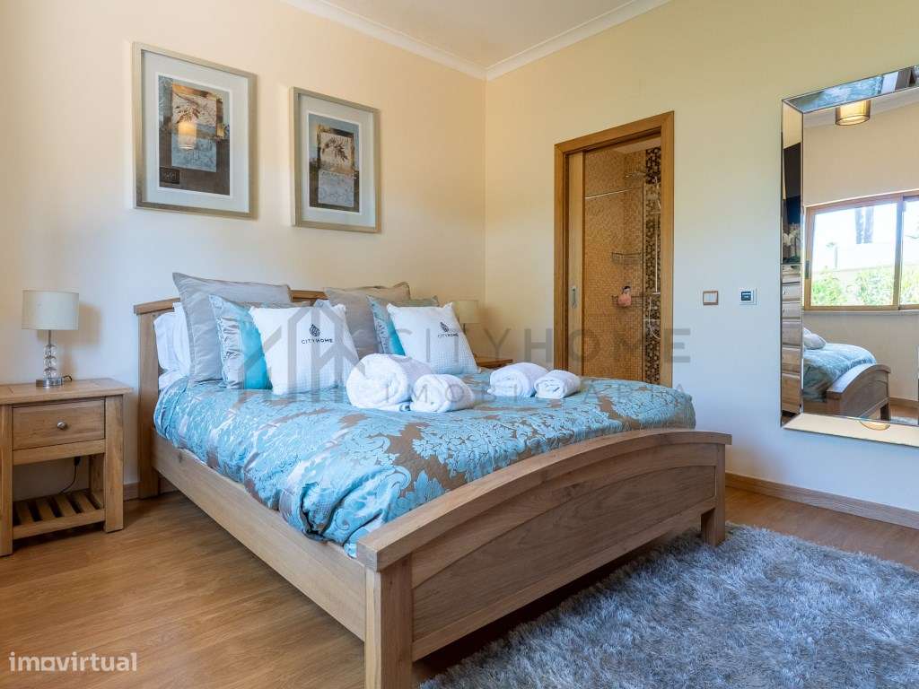 Moradia T5 contemporânea com Piscina e vista Mar na Galé em Albufeira-15