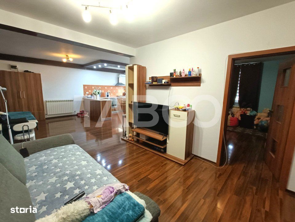 Apartament spatios 3 camere parcare etaj intermediar 2 orientare Sud