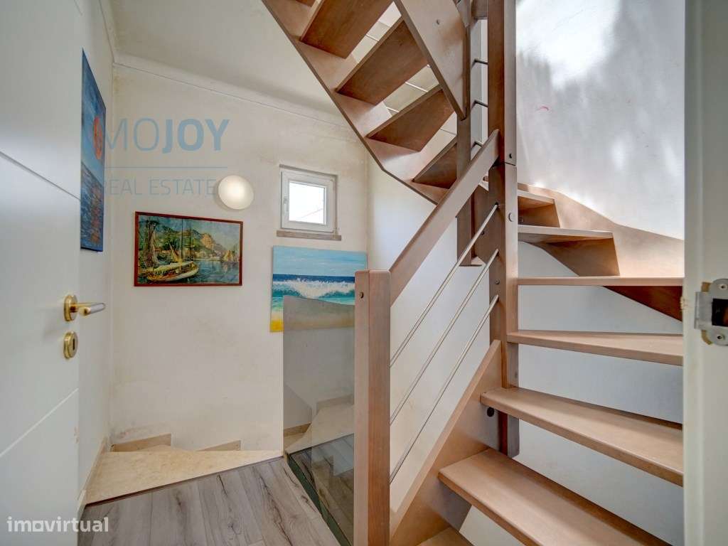 Charmosa Moradia T3 com Vista Mar no Alto do Lagoal-17