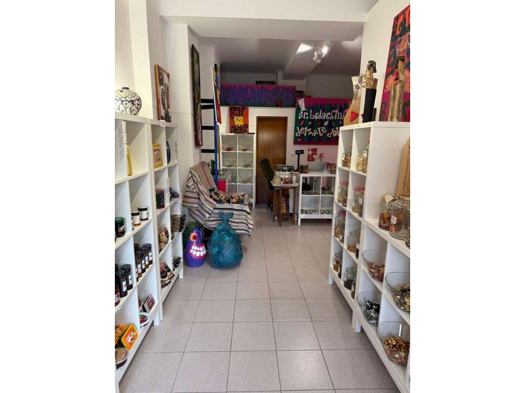 Arrenda-se Loja de rua em Mem Martins - Grande imagem: 3/6