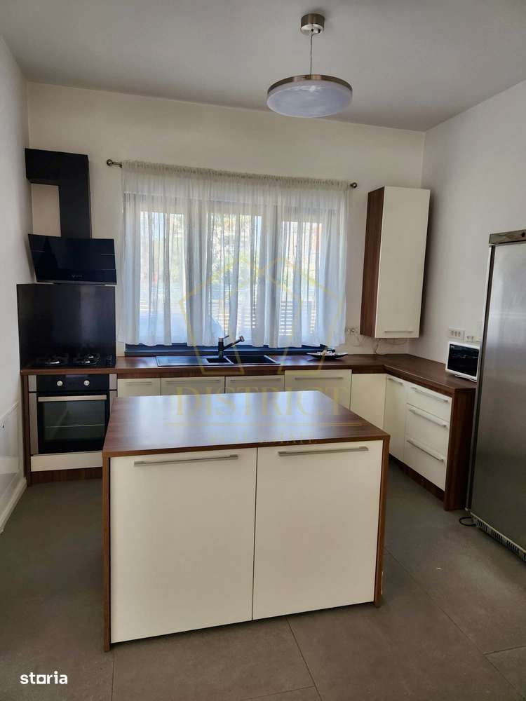 Vila deosebita cu 4 camere  |  Zona Lipovei - Imagine principală: 4/17