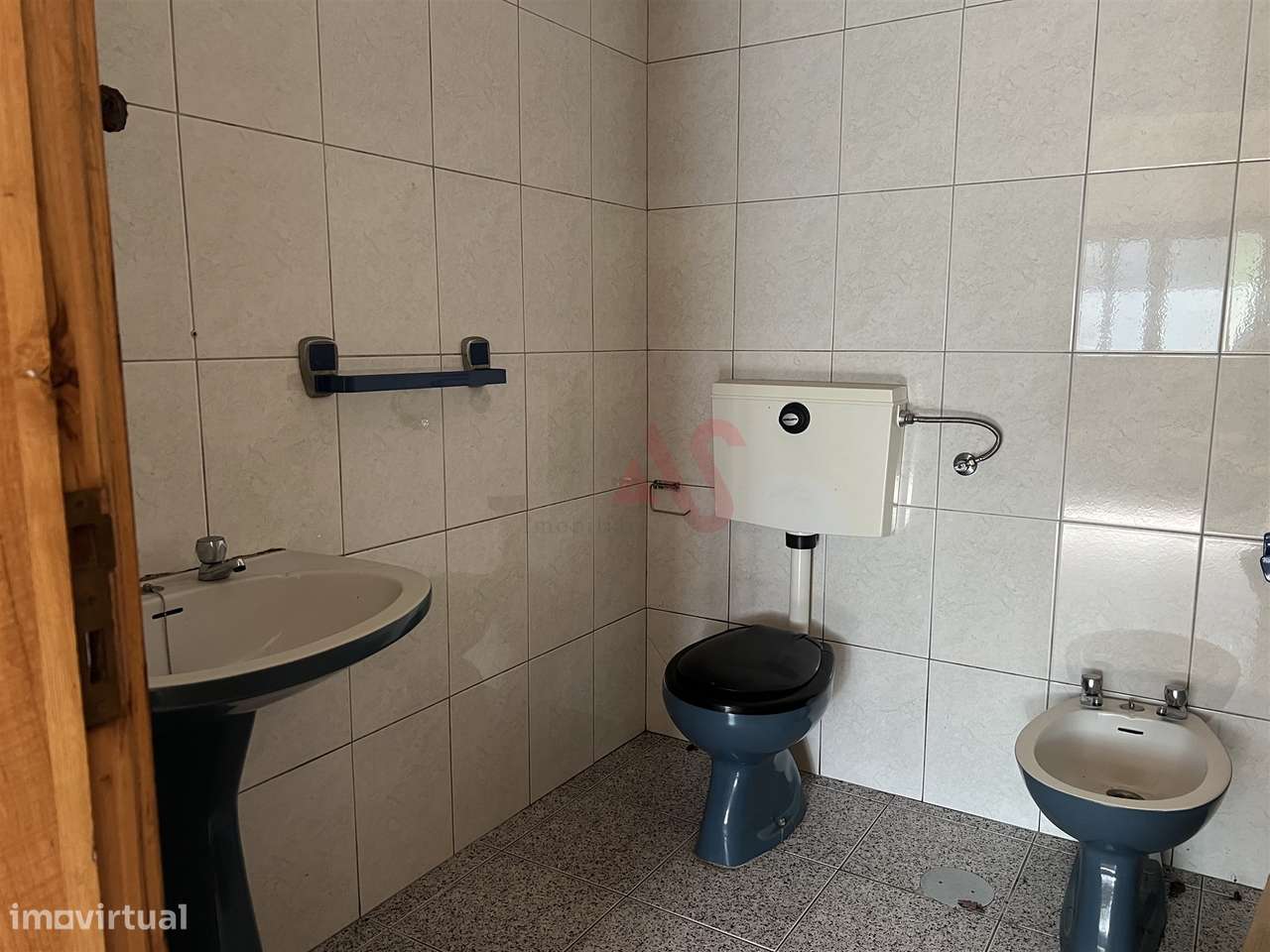 Moradias para Restauro com Terreno de 1.682 m² | Raimonda, Paços de Fe-15