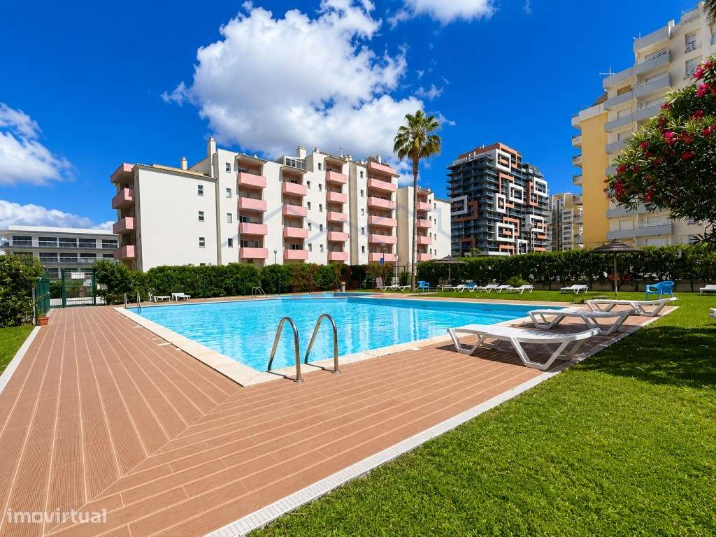 T2 com piscina e garagem na Praia da Rocha-16