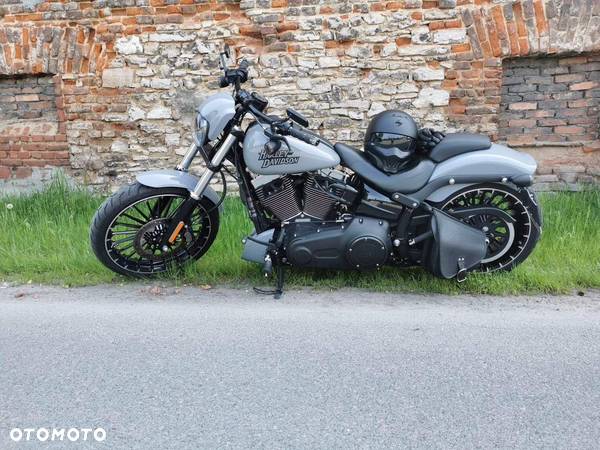 Harley-Davidson FXSB Breakout - 3