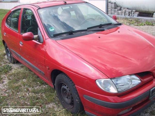Renault Megane de 1998 para peças - 1