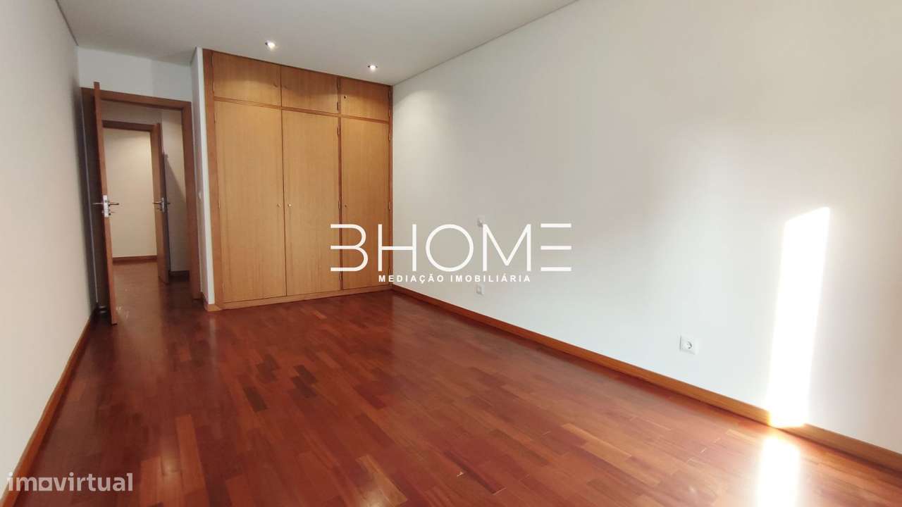 T3 com garagem em S. Vicente próximo do Centro-17