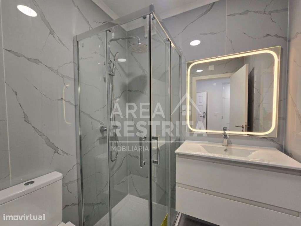 Apartamento T4, totalmente remodelado, na Cruz de Pau-7