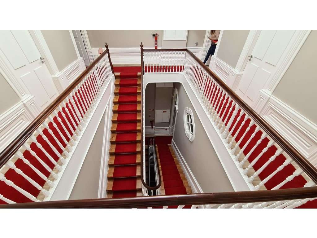 Prédio remodelado no Porto - Grande imagem: 3/22