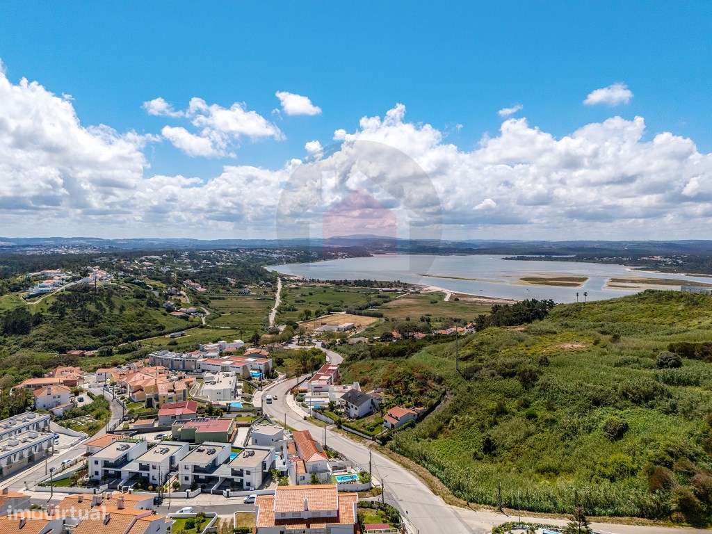 Moradia Moderna T4 com Vista para a Lagoa - Foz do Arelho-38
