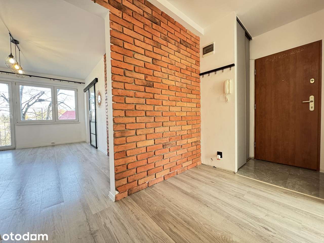 Bardzo dobry stan, gotowe do zamieszkania-9