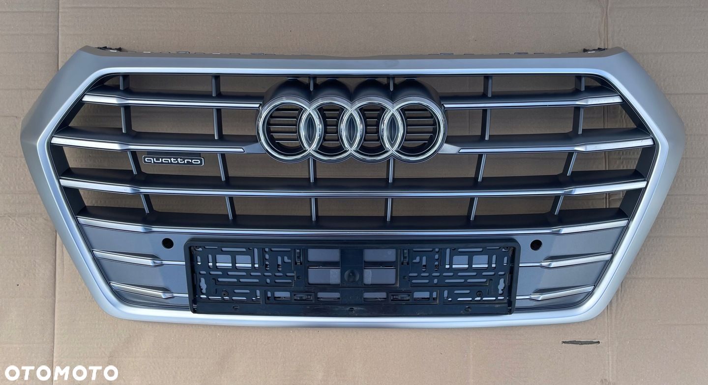 AUDI Q5 II 80A S-LINE GRILL ATRAPA - 1