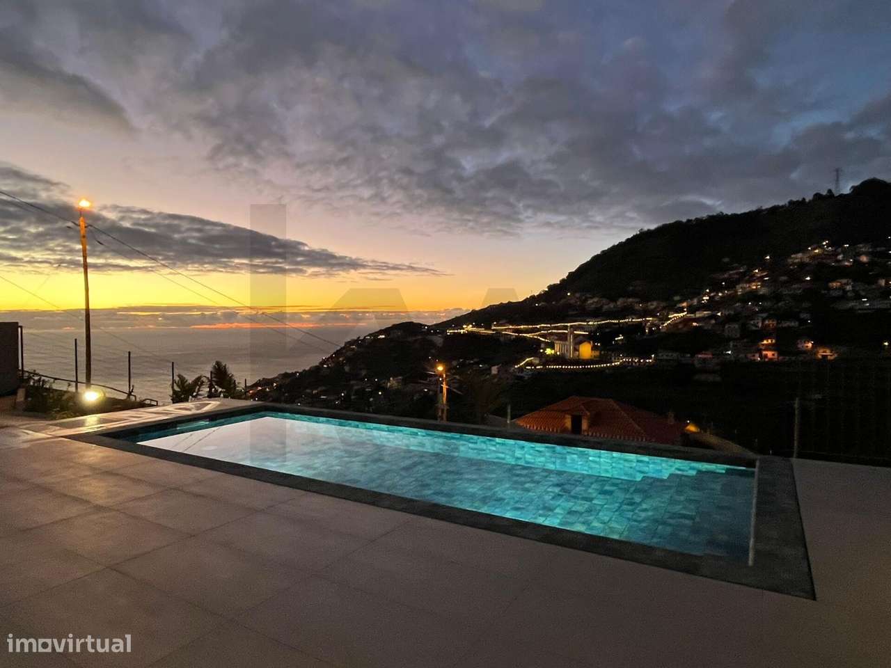 Excecional Moradia de Dois Pisos com Vistas Panorâmicas para o Mar  – - Grande imagem: 4/53