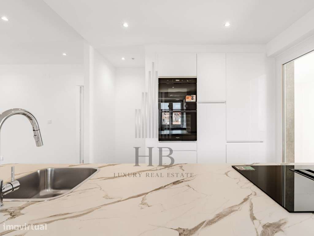 Andar de Moradia T2 + Anexo T1 Independente | Vista Mar e Serra | P...-21