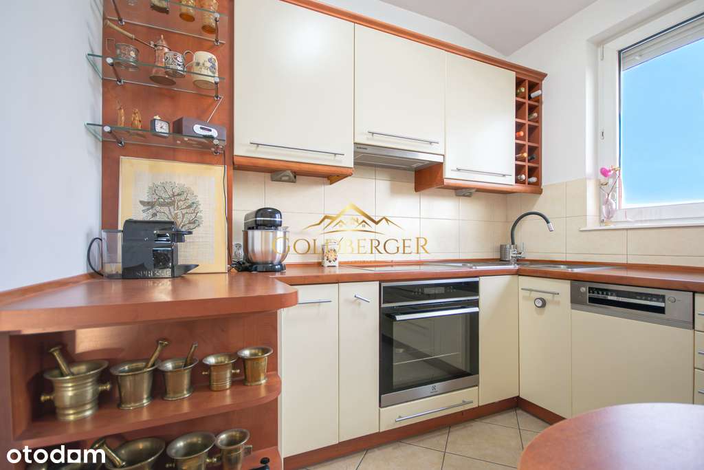 Przytulne mieszkanie z miejscem postojowym!-1