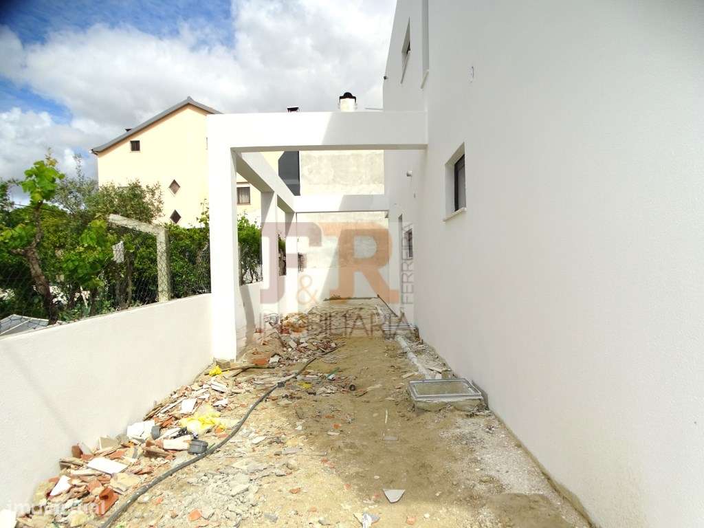 Moradia Duplex T3 Semi-Pronta!Pinhal General Fernão Ferro-24