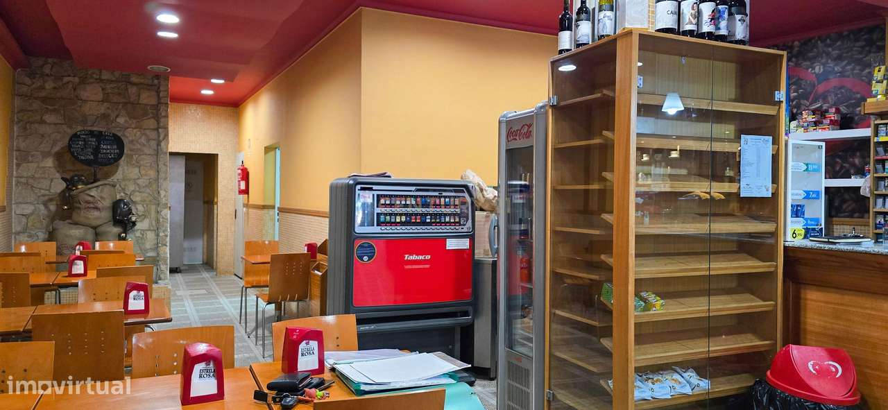 Trespasse: Pastelaria Restaurante com 18 Anos de Funcionamento. - Grande imagem: 4/15