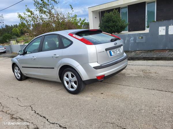 Ford Focus 1.4 16V Zetec - 3