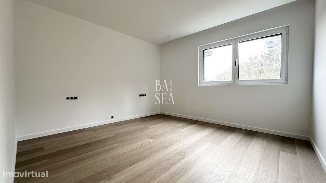 Moradia nova  de gaveto com 3 suítes em Lanhoso Póvoa de Lanhoso-22