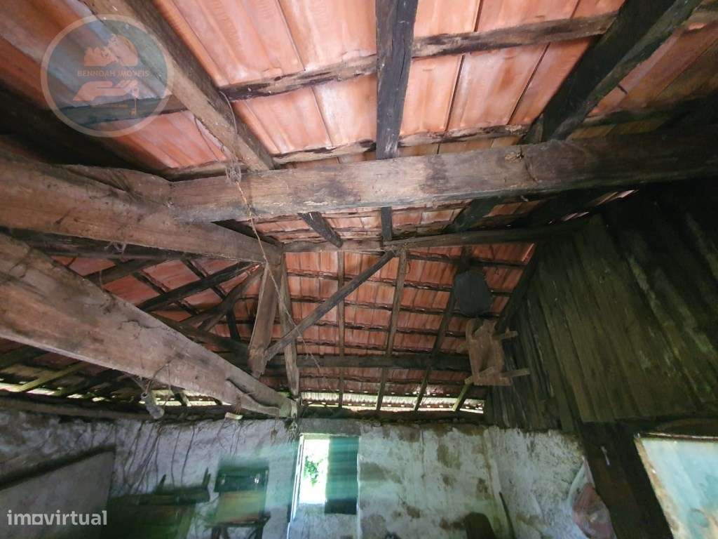 Quinta à venda para restauro em Arroteia freguesia de Rossas-28