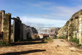 Terreno com vista Rio Douro.