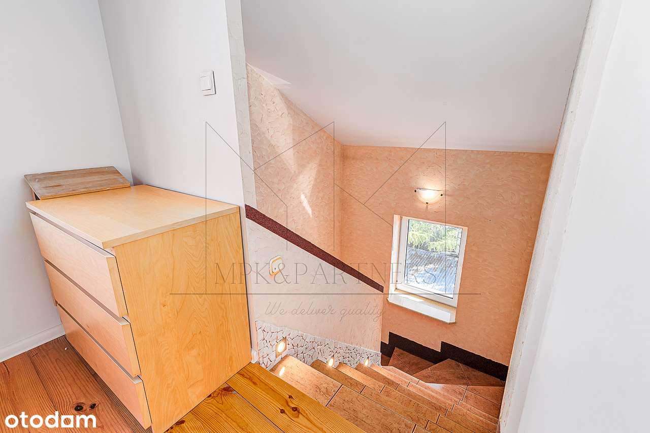 Przestronny, dwupoziomowy apartament 30 minut od centrum Warszawy!-8