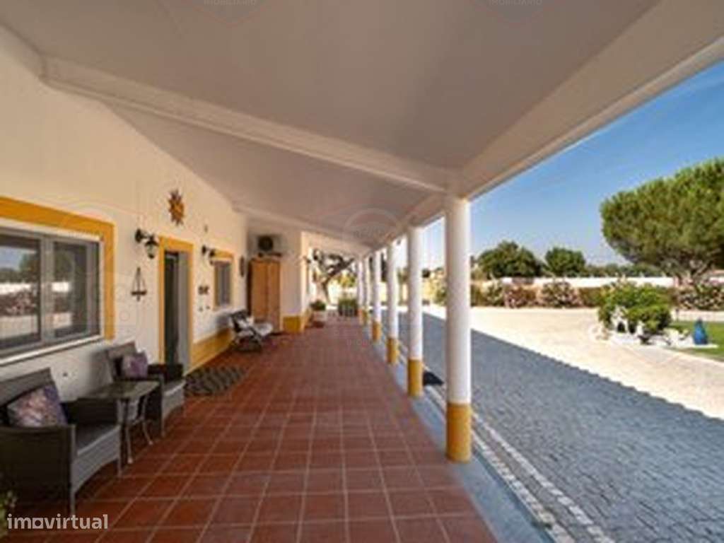 Descubra o privilégio de viver no coração do Alentejo!-13
