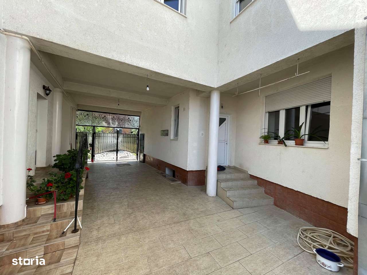 Exclusivitate ! Ideal investitite ! 2 case + 10 ari teren , str. Dara-2