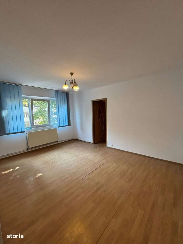De vanzare apartament 2 camere ,renovat pretul 41.500 - Imagine principală: 1/7