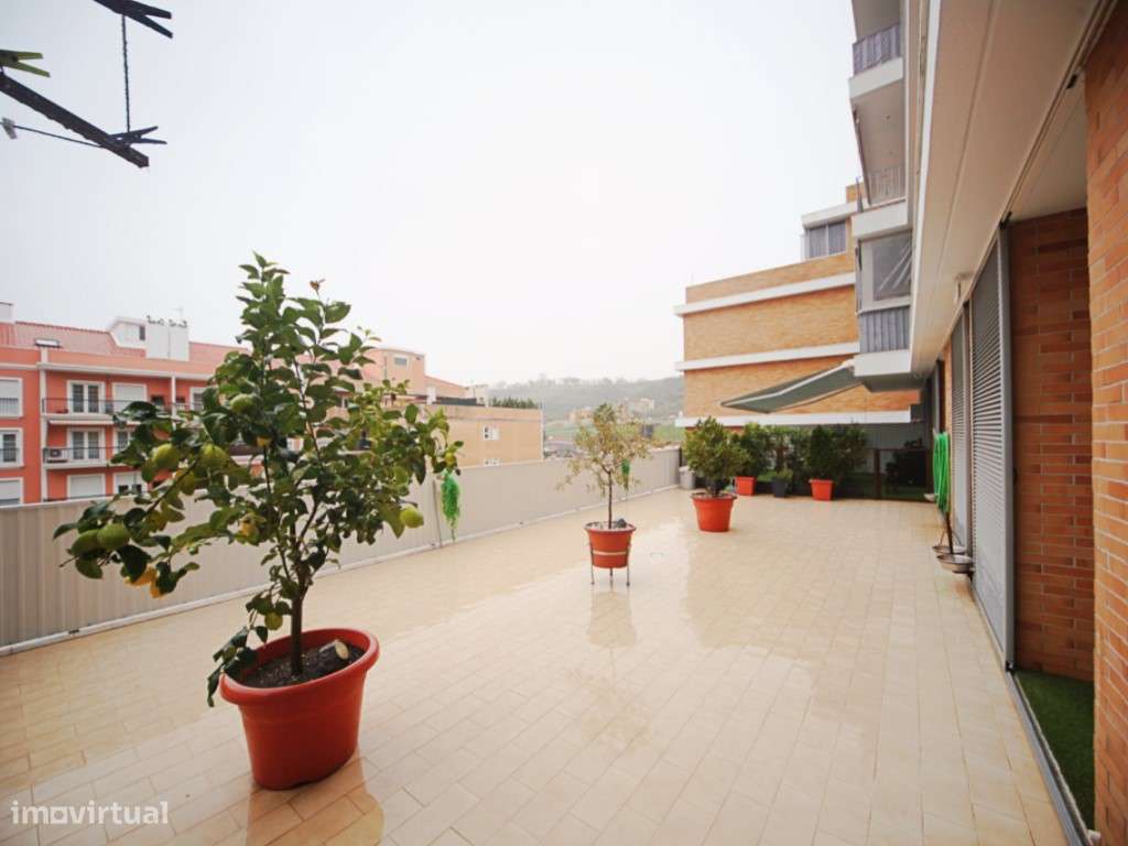 T3 Terraço Equipado Estacionamento Arrecadação Extras - Odivelas - ...-1