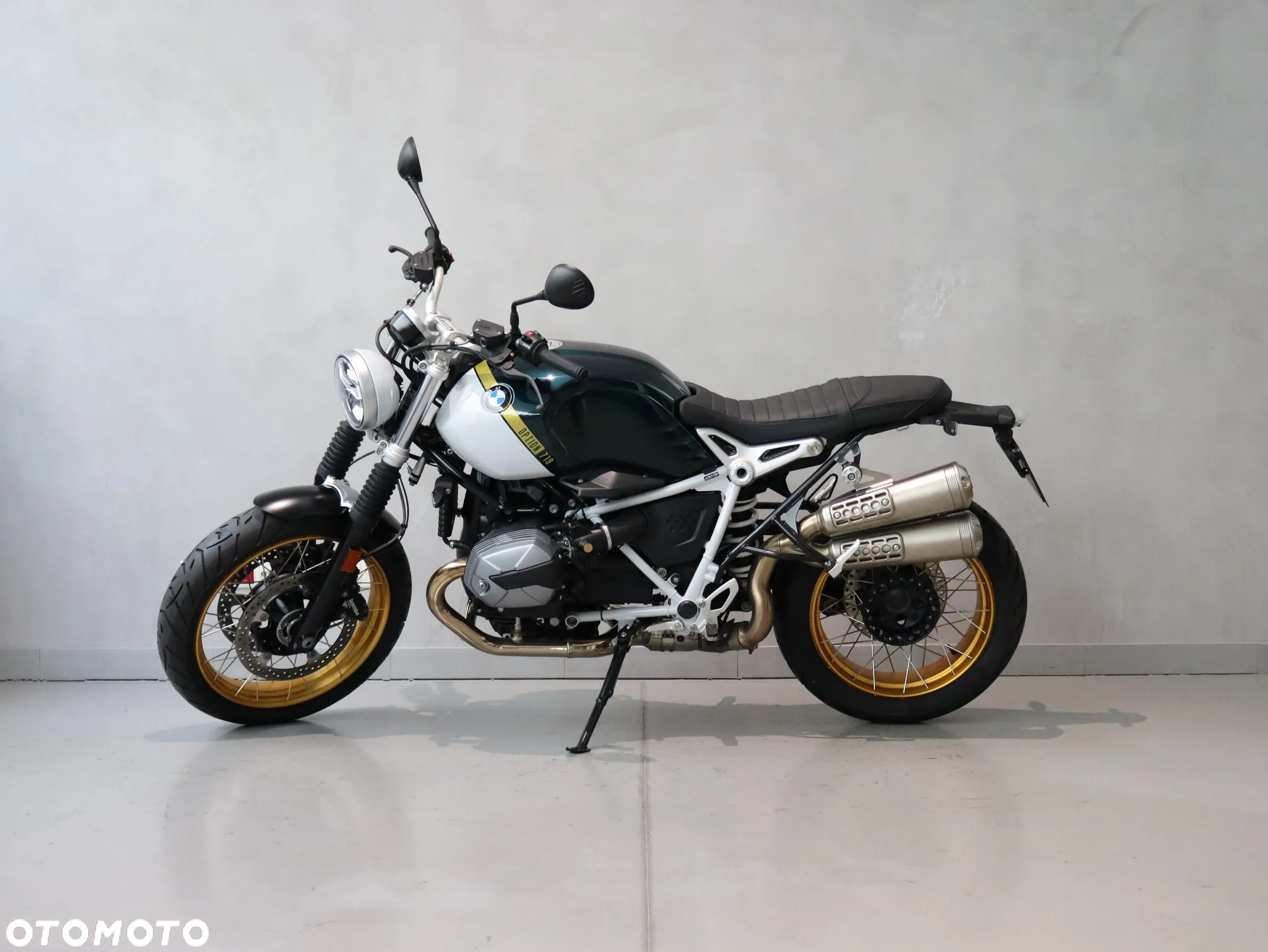 BMW R - 6