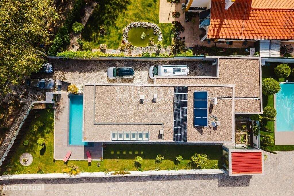 Moradia T3 Premium com Piscina, Jacuzzi e Design Contemporâneo na Foz-54