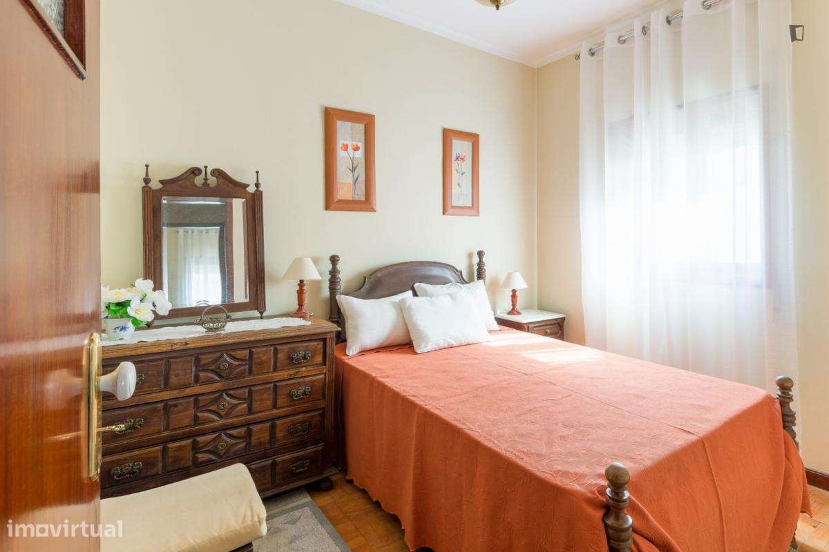Quarto - localizado em Valongo Porto - Grande imagem: 4/8