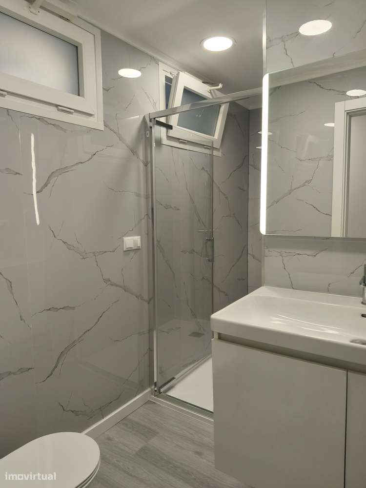 T2 Oeiras, Totalmente Remodelado, Bem Localizado, Com Arrecadação.-27