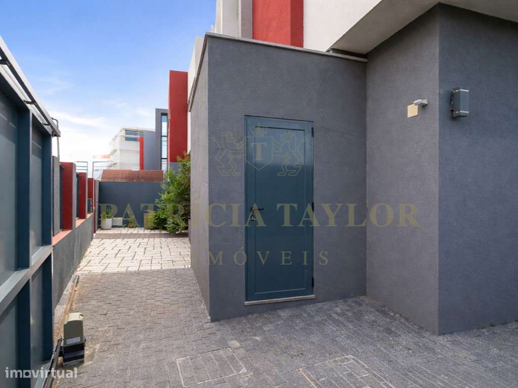 Moradia T3 a venda em Tires-53